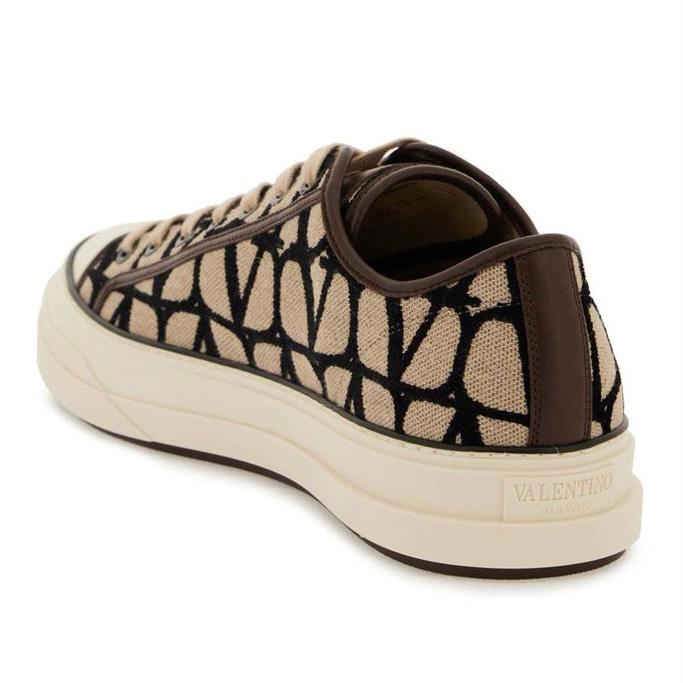 נעל של ולנטינו צבע בז' – Valentino TOILE ICONOGRAPHE SNEAKER