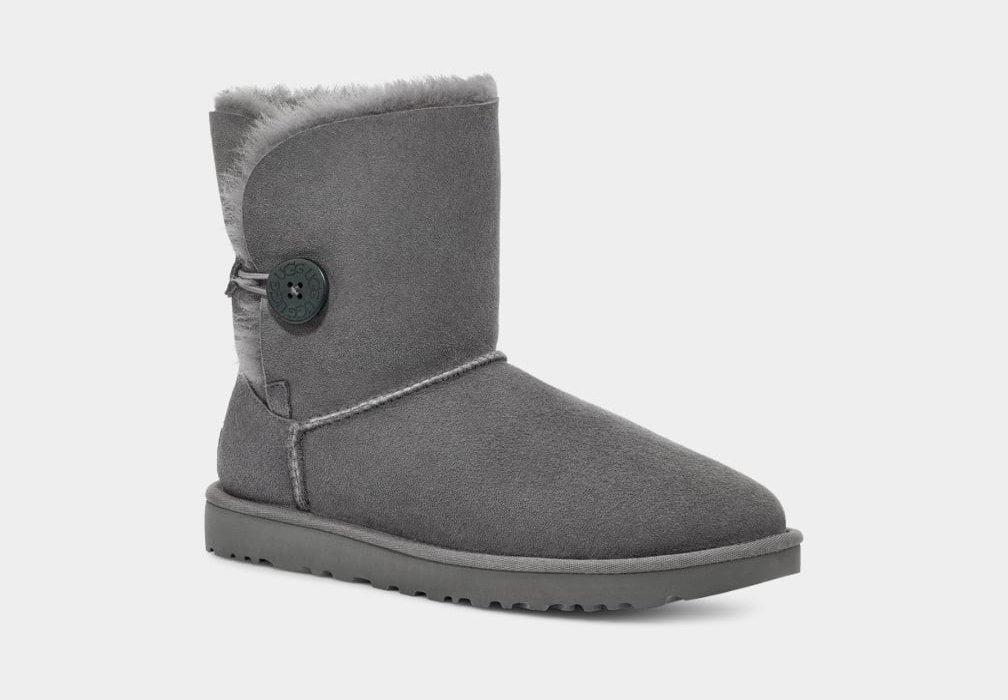 UGG Bailey Button II בצבע אפור