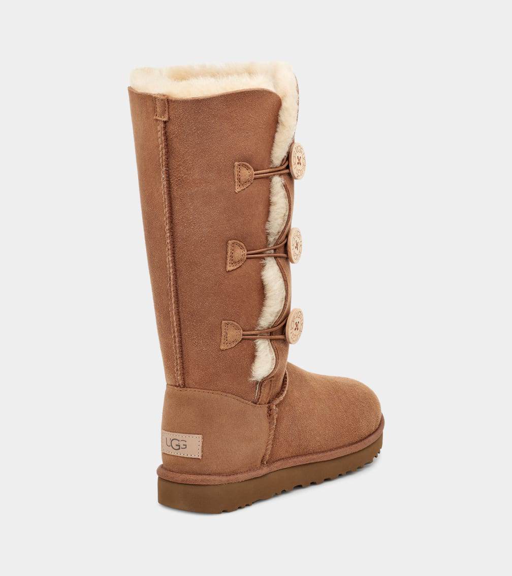 UGG Bailey Button Triplet II Boot בצבע חום