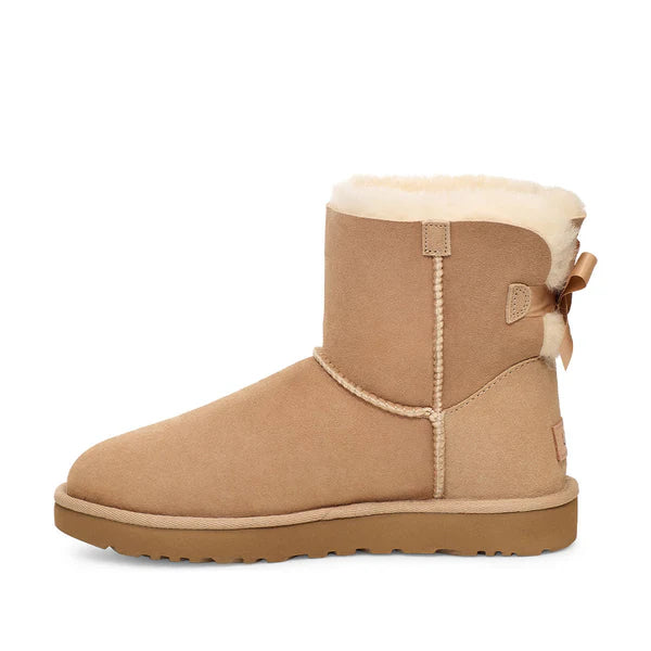 UGG Mini Bailey Bow II Boot בצבע חול