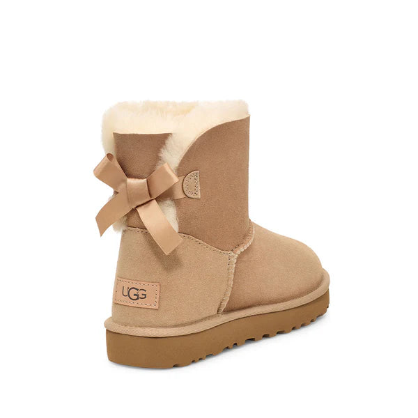UGG Mini Bailey Bow II Boot בצבע חול