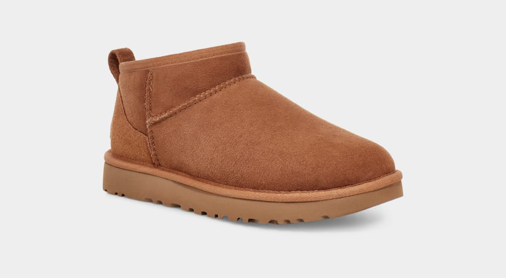UGG Classic Ultra Mini בצבע חום