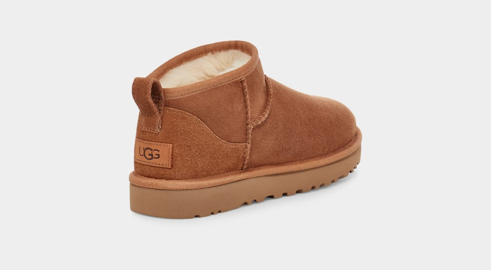 UGG Classic Ultra Mini בצבע חום