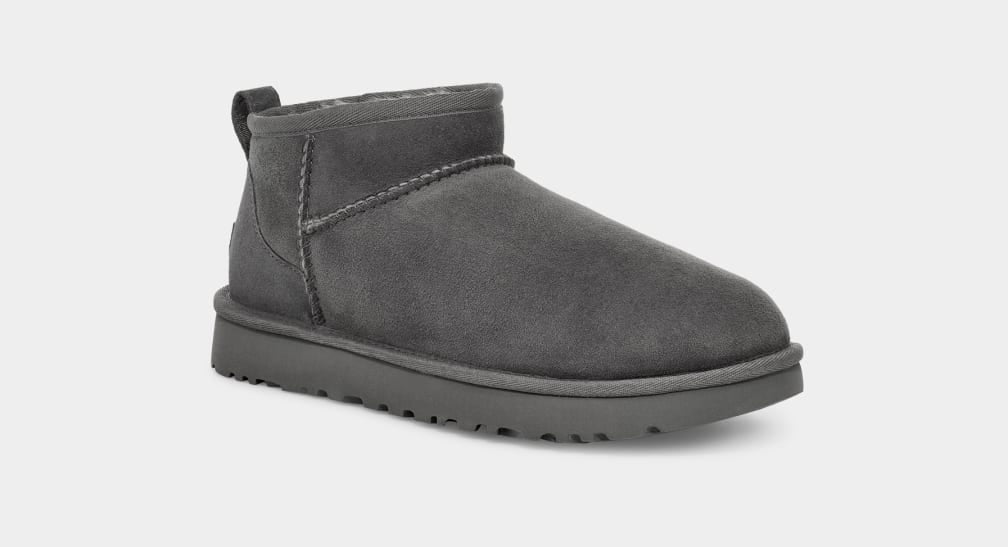 UGG Classic Ultra Mini בצבע אפור