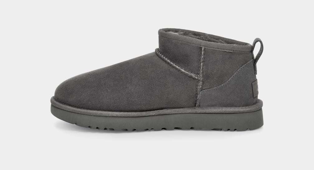UGG Classic Ultra Mini בצבע אפור