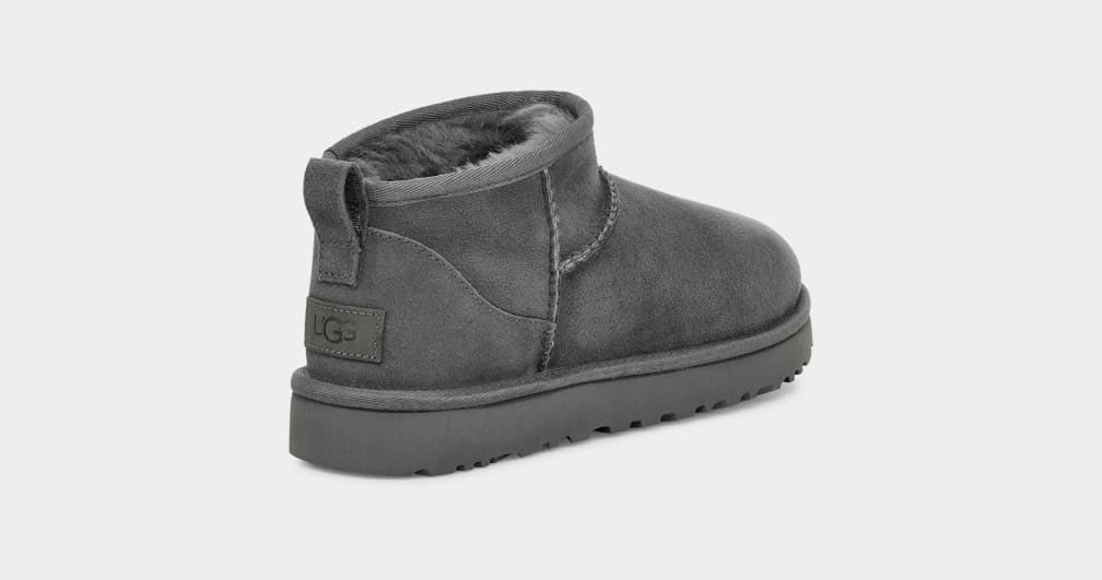 UGG Classic Ultra Mini בצבע אפור
