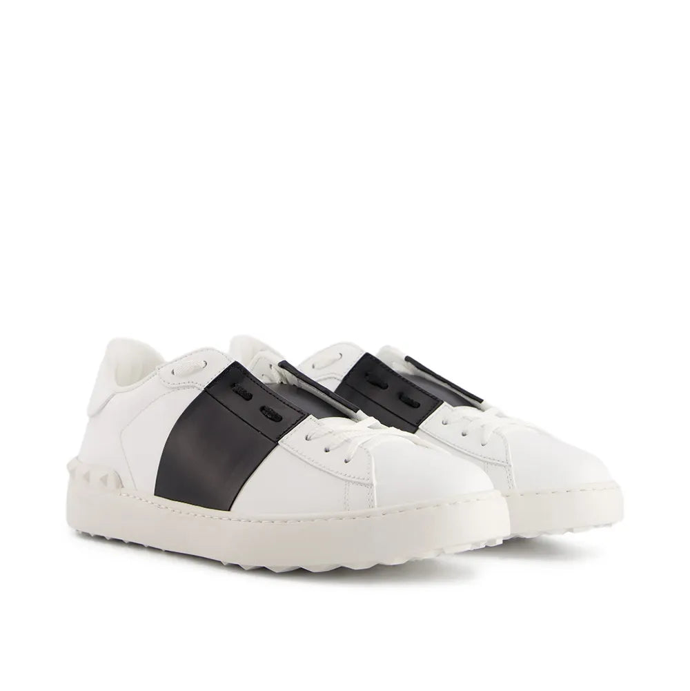 נעל של ולנטינו בצבע לבן ושחור-Valentino CALFSKIN OPEN SNEAKER