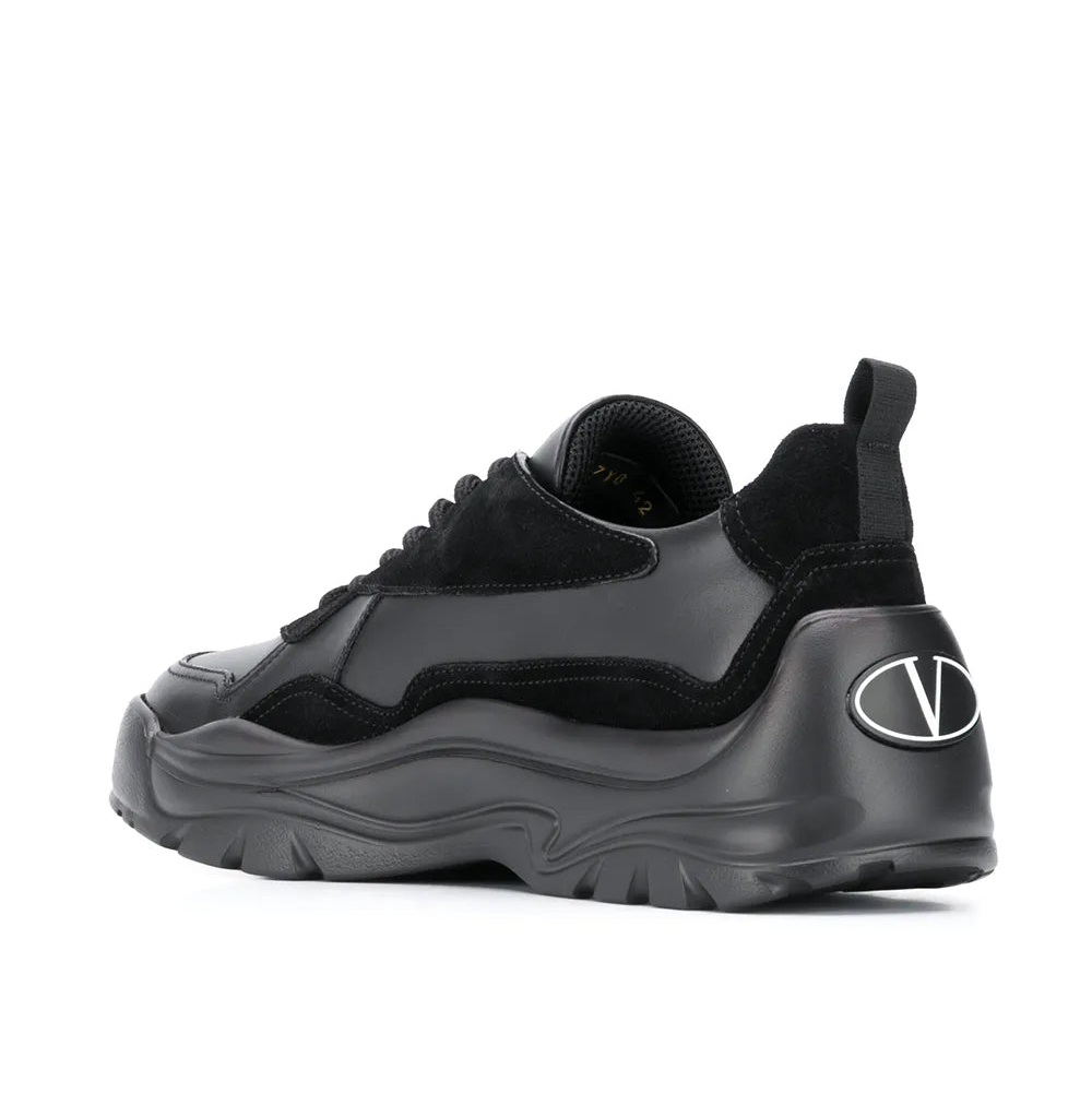 נעל של ולנטינו צבע שחור – Valentino GUMBOY CALFSKIN SNEAKER