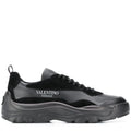 נעל של ולנטינו צבע שחור – Valentino GUMBOY CALFSKIN SNEAKER