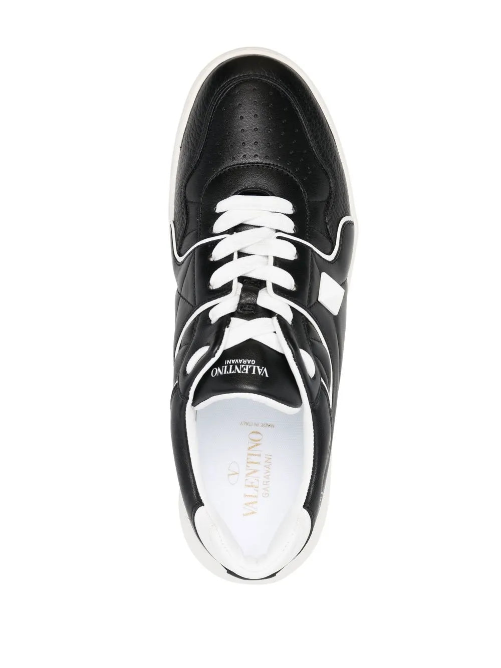 נעל של ולנטינו בצבע שחור ולבן – Valentino ONE STUD LOW TOP