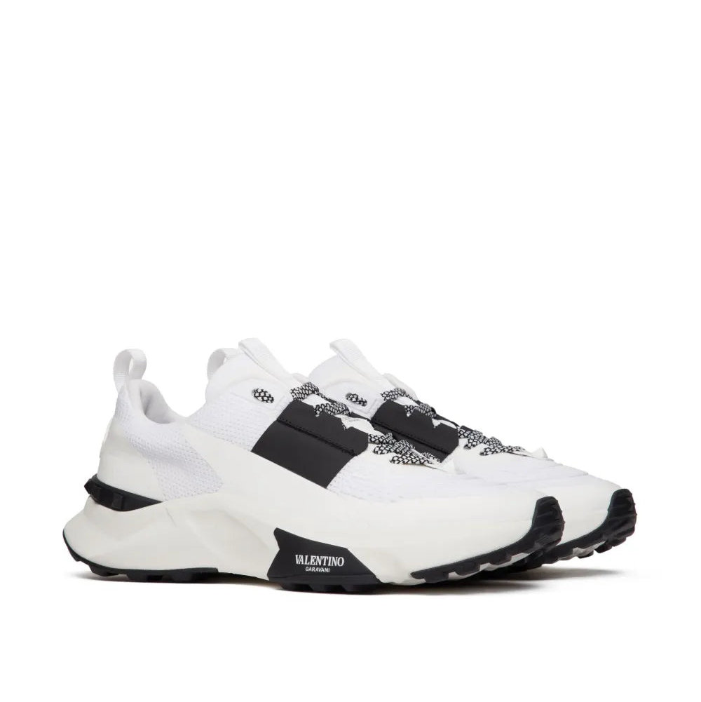 נעל של ולנטינו בצבע לבן – Valentino TRUE ACT LOW TOP