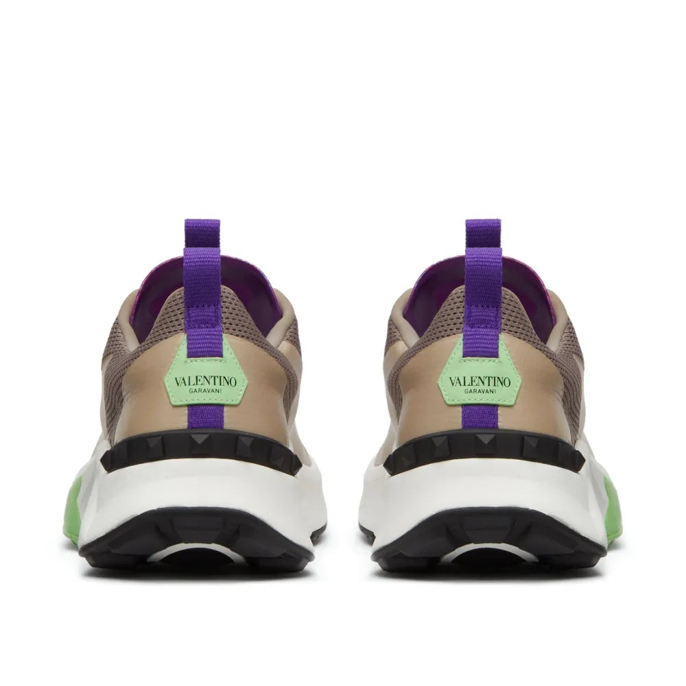 נעל של ולנטינו בצבע בז – Valentino TRUE ACT LOW TOP