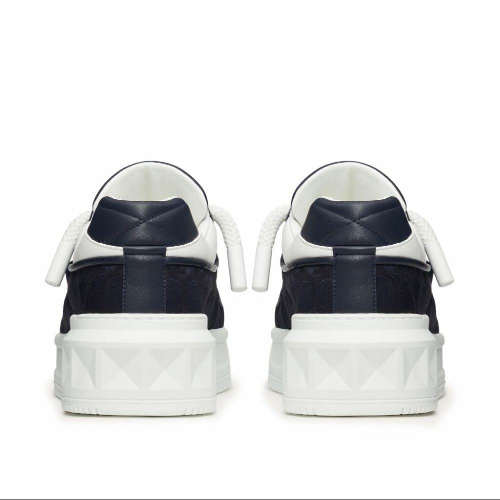 נעל של ולנטינו צבע כחול – Valentino ONE STUD XL LOW TOP