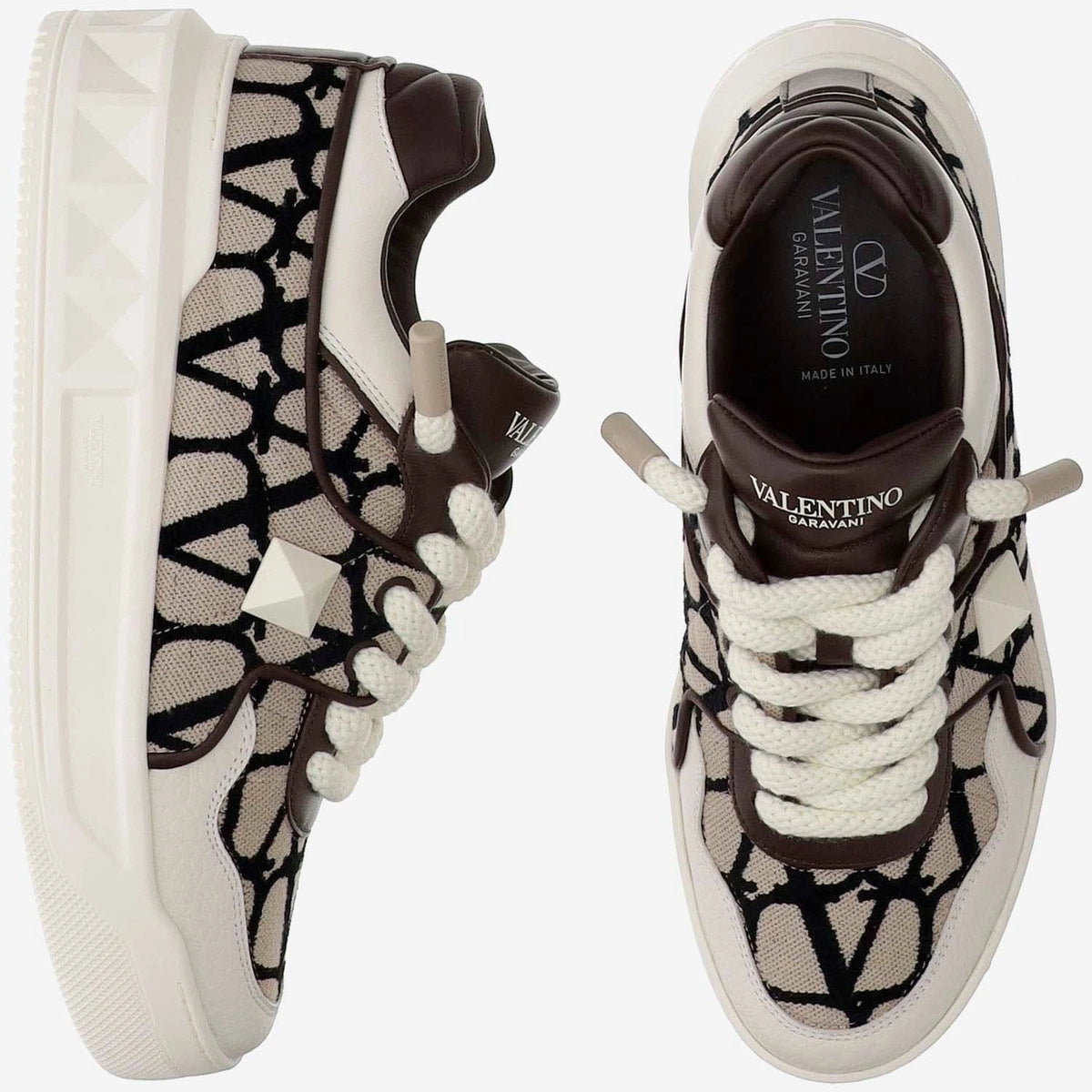 נעל של ולנטינו צבע בז' – Valentino LOW TOP SNEAKER IN NAPPA