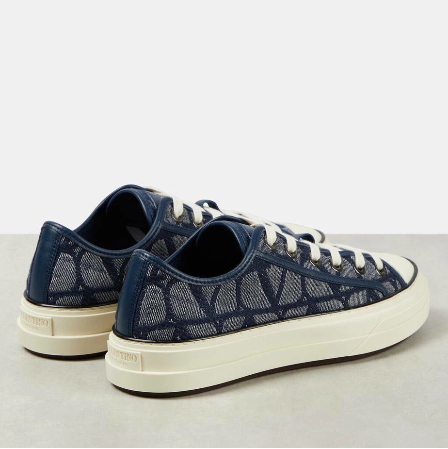 נעל של ולנטינו ג'ינס – Valentino TOILE ICONOGRAPHE SNEAKER