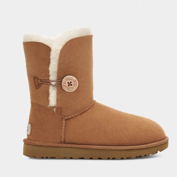 UGG Bailey Button II בצבע חום