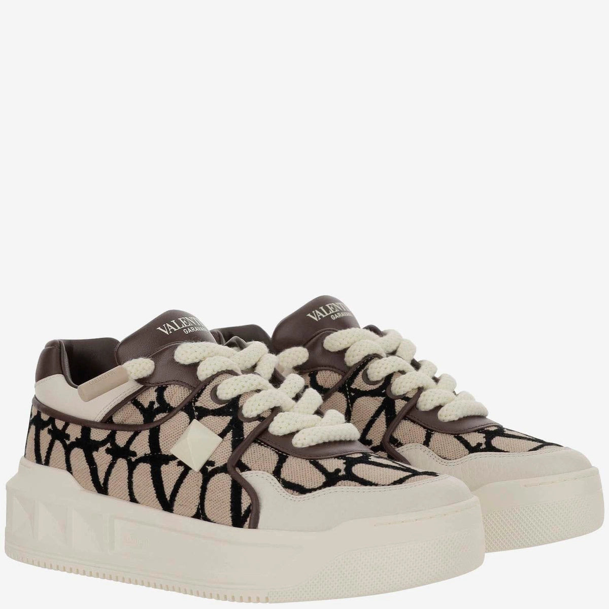 נעל של ולנטינו צבע בז' – Valentino LOW TOP SNEAKER IN NAPPA
