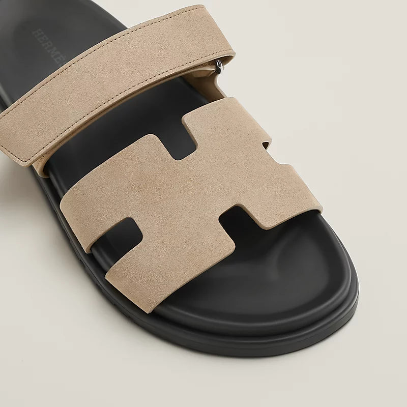 'כפכף הרמס לגבר צבע בז – Hermes Chypre Sandal