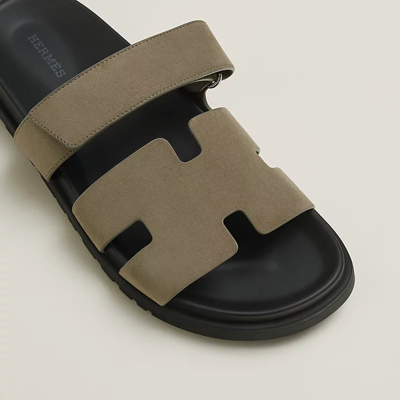 כפכף הרמס לגבר גווני חום אפור – Hermes Chypre Sandal