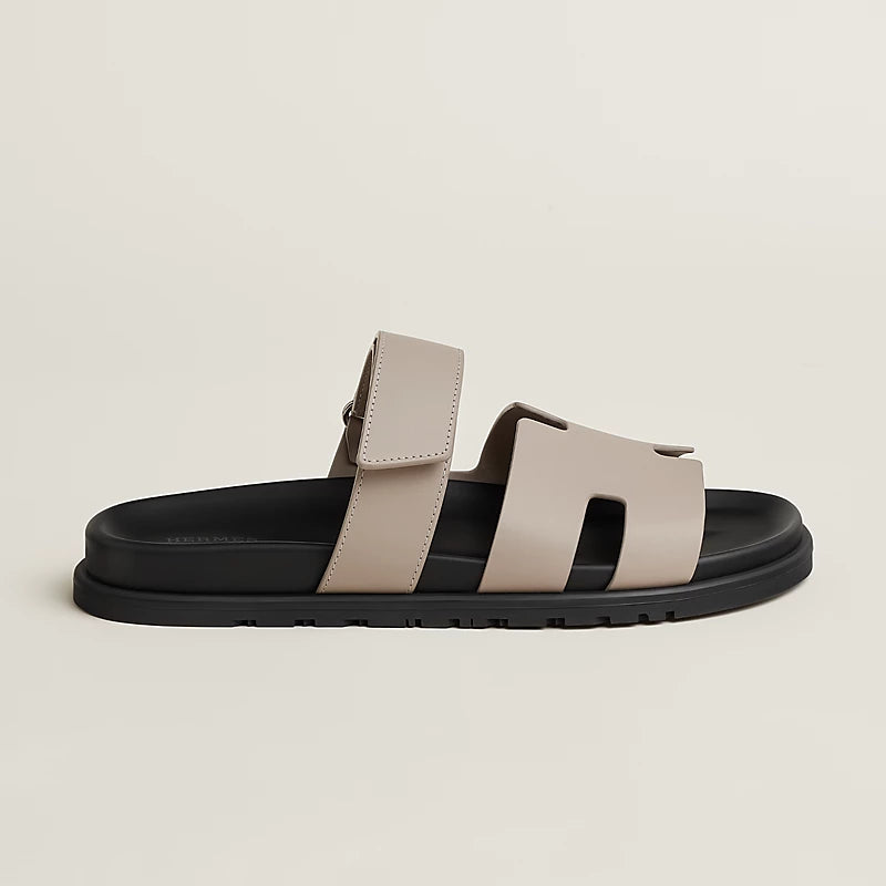 'כפכף הרמס לגבר צבע שחור בז – Hermes Chypre Sandal
