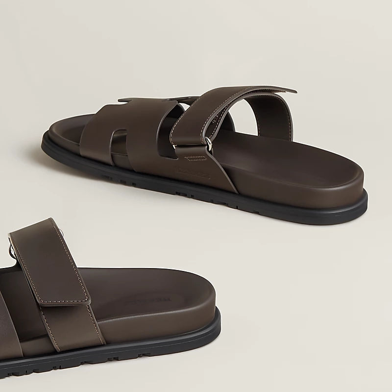 כפכף הרמס לגבר צבע חום – Hermes Chypre Sandal