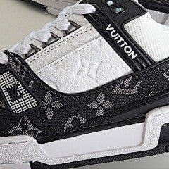 Louis Vuitton trainer black white