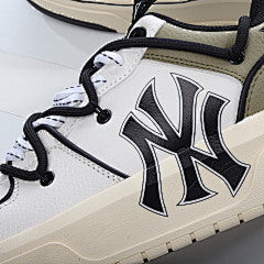 MLB Chunky liner low New York Yankees grey beige black
