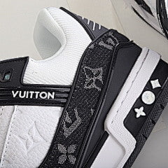 Louis Vuitton trainer black white