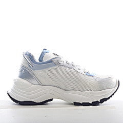 Run 55 Sneaker